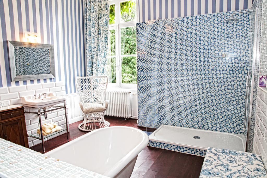 Chateau Lamothe Du Prince Noir - B&B Saint-Sulpice-et-Cameyrac 객실 사진