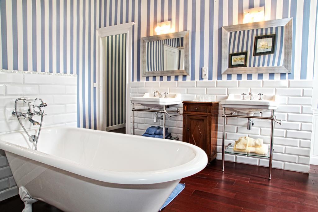 Chateau Lamothe Du Prince Noir - B&B Saint-Sulpice-et-Cameyrac 객실 사진